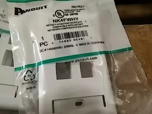 Panduit NK4FWHY 1-Gang 4-Port Faceplate with Label, White - Picture 1 of 2