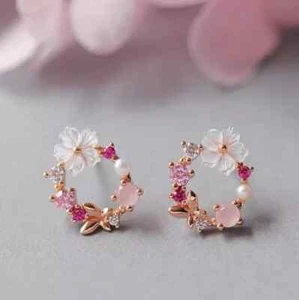 Delicados aretes minimalistas de plata de ley 925 con flores y perlas circulares para mujer - Imagen 1 de 10