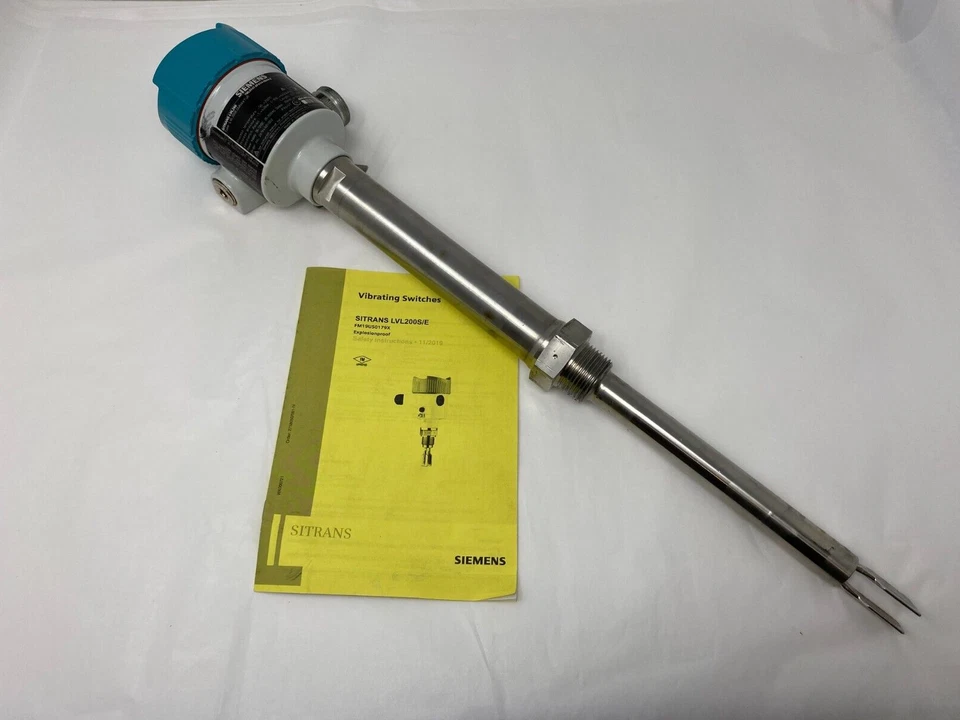 Siemens SITRANS LVL200 7ML5747-2PA14-3BA0-Z Vibrating Point Level Transmitter - Image 1 of 4