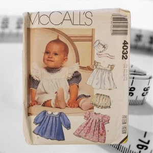 Vestido para bebé McCalls 4032 bragas por delante gorro sin cortar patrón vintage 1988 - Imagen 1 de 7