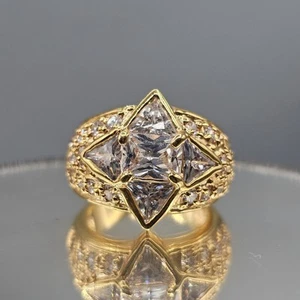 Vtg CZ Dome Ring Gold Tone Star Design Retro Size 7 Cubic Zirconia  - Picture 1 of 12