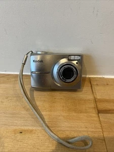 Kodak EasyShare C713 7.0MP Digital Camera - Silver - 8GB SD Spares And Repairs - Picture 1 of 8