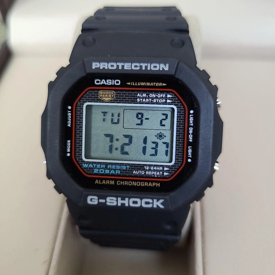 Casio G-Shock DW-5000 Screw Back Digital Watch Black Resin Case Classic Design - Image 1 of 4