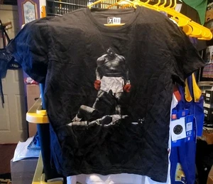 MUHAMMAD ALI - Ali Over Liston Mens T-Shirt XL Black VGC - Picture 1 of 3