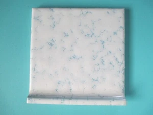 VINTAGE ROMANY MARBLE BLUE WHITE CERAMIC COVE BASE WALL TILE 4 1/4" X 4 1/4" - Picture 1 of 7