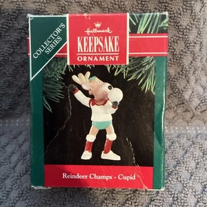 1991 Hallmark Keepsake ornamento renna campioni Cupido QX434-7 - Foto 1 di 10