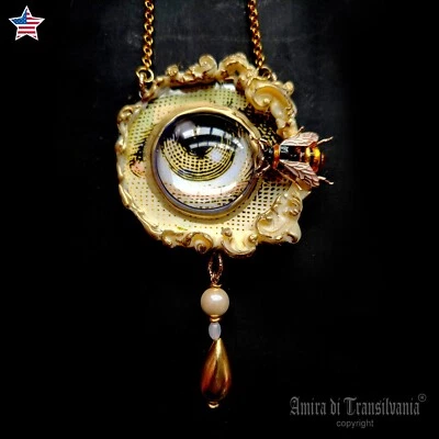 Luxury Jewellery Woman Jewel Necklace Pendant Honey Bee Nest Magic Eye Jewelry - Image 1 of 4