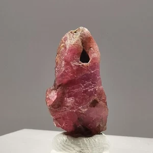 Rubino 7,11 ct / Luc Yen, Vietnam / pietra preziosa cristallo grezzo esemplare minerale - Foto 1 di 12