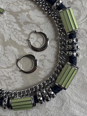 Collar Glaminador Lia Sophia Tono Plata Cordón Azul Marino Declaración y Pendientes de Bonificación Foto 1 de 4