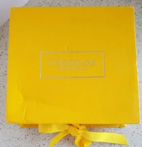 L’Occitane en Provence Holiday Gift Set Happy Cherry Shower Gel Milk 8.4oz - Picture 1 of 2