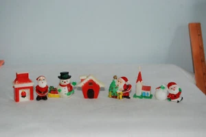 7. 1989 Vintage Hallmark Merry Miniatures, Haus, Schneemann, Weihnachtsmänner, Kirche - Bild 1 von 12