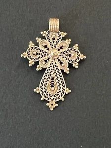 Beautiful Vintage 18k Yellow Gold Filigree Cross Pendant 4.4 Grams - Picture 1 of 5