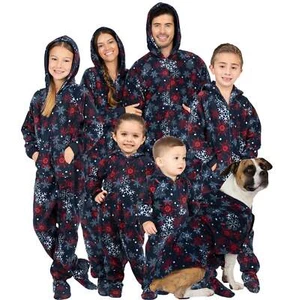 Pyjama mit Füßen - Familienpassender Snowy Night Einteiler für Jungen, Mädchen, Herren, ... - Bild 1 von 7