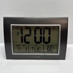 Acurite Atomic Alarm Clock with Date, Day of Week and Temperature J32 - Picture 1 of 2
