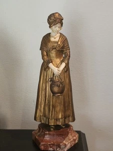 Scultura Dominique Alonzo bronzo dorato e alabastro su dama in marmo con bollitore 9,75" - Foto 1 di 11