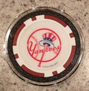 NY New York Yankees Texas Holdem Poker Chip Card Guard Protector NEW - RED - Imagen 1 de 1