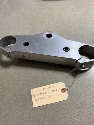 SUZUKI 2006 VZR1800 M109R BOULEVARD UPPER STEERING BRACKET 51311-48G00 - Image 1 of 4