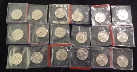 1990 - 1998 P & D Washington Quarter Run mint of Set 18 US Coins Cover