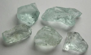 BERYL / AQUAMARINE, LIGHT AQUA BLUE ROUGH FOR FACETING, BRAZIL, SOUTH AMERICA - Picture 1 of 3