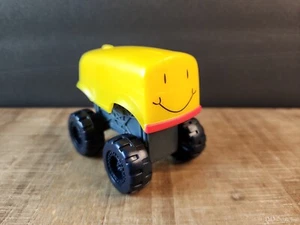 2013 Sonic Truck Spielzeug Kinder Essen Spielzeug gelb Smiley Tater tot Gesicht - Bild 1 von 6