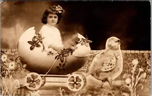 Carro de huevos de Pascua c1910 tirado por pollito RPPC estudio retrato Cleveland Ohio JD28 - Imagen 1 de 2