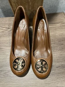 Tory Burch Pumps 6M Block Heel Gold Buckle Made In Brazil - Picture 1 of 10