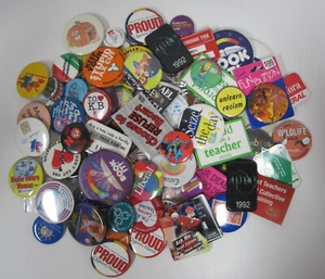 Vintage Pin Back Buttons Mixed Lot Political Movies Canadian Unions Lapel PIns - Imagen 1 de 6