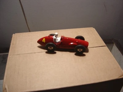 Dinky Toys Ferrari 23J N°4 calandre quadrillée restaurée entièrement boite copie - Photo 1/4