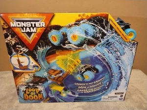 Monster Jam, Megalodon Loop of Doom Stunt Playset ~NEW - Picture 1 of 23