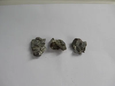 Axinite Crystal groups, 3pcs, dark grey, 65.70cts total - Image 1 of 3