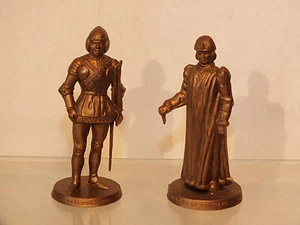 2 Sujets Jeu Echec Mokarex Dorés Pion Hallebardier et Roi Charles le Téméraire - Picture 1 of 1