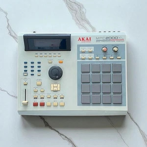 Akai MPC2000XL Sampler 32 MB Vintage MIDI Batería Secuenciador Producción JP - Imagen 1 de 2
