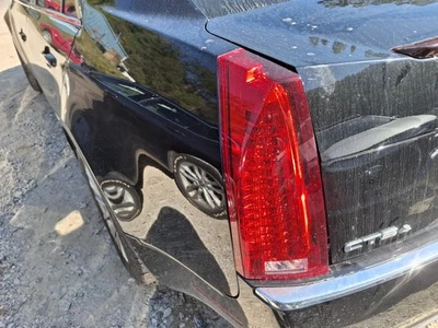 Conjunto de luz trasera exterior izquierda usado se adapta a: Cadillac Cts Sdn 2013 lente exterior roja f Foto 1 de 4