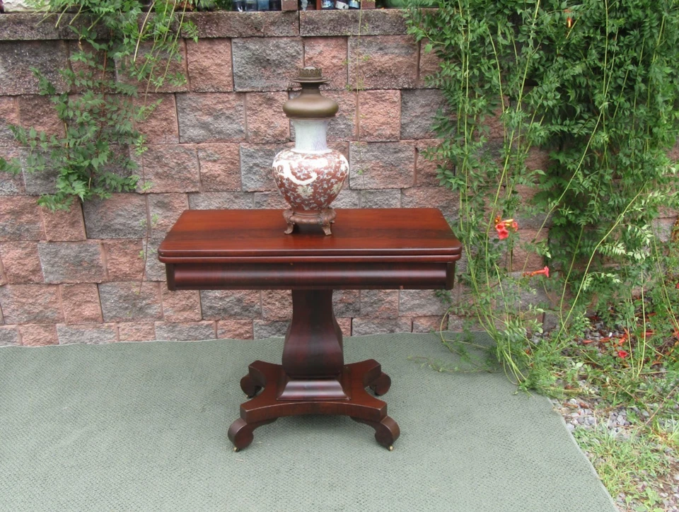 Antigua mesa de juego consola de salón abatible giratoria caoba Imperio del siglo XIX Foto 1 de 4