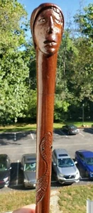 ANTIKE VOLKSKUNST HANDGESCHNITZTES GESICHT SCHLANGE HOLZ STOCK WANDERSTOCK - Bild 1 von 12