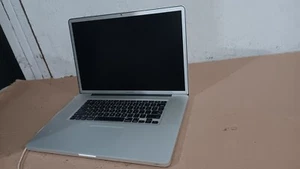 Vintage Apple MacBook Pro Laptop 17" Mid-2009 17" LCD Screen Apple Model: A1297 - Picture 1 of 21