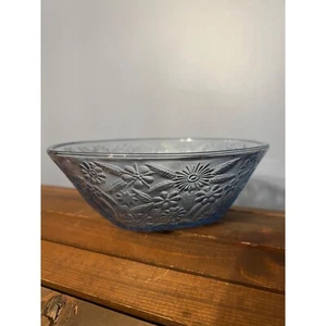 Cuenco vintage de vidrio Indiana azul claro piña patrón floral 7,5" de diámetro - Imagen 1 de 6