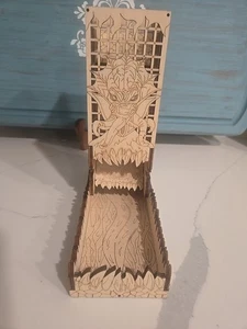 Dungeon Master Torre de Dados de Madera Mesa Bandeja Rodante Dragón Accesorio para Juegos - Imagen 1 de 8
