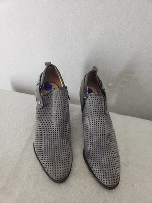Franco Sarto Mujer Botas 8.5 Gris Gamuza Tacón Bloque Botines Cremallera Perforada Zapatos Foto 1 de 4