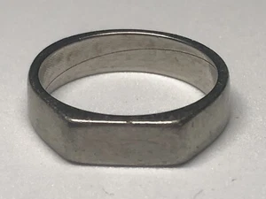 Stainless steel ring • size 8.5 • FOUND WITH METAL DETECTOR. - Picture 1 of 2