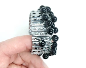 Brazalete Brazalete Extensible Vintage Negro Cuentas Elástico - LEER - Imagen 1 de 4