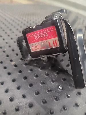 L/F LEFT FRONT CRASH SENSOR 3.0L 2003 LEXUS GS300 89173-30101 N-30-1P - Image 1 of 3