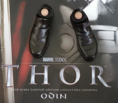 Figura Hot Toys 1:6 MMS148 Avengers Thor Odín - Zapatos Foto 1 de 4