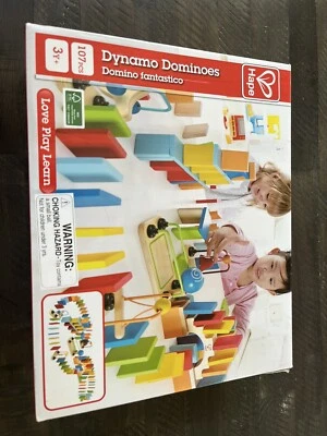 Деревянный детский набор домино Hape Dynamo отмеченный наградами 107 шт. 3+ Play & Learn - Изображение 1 из 2