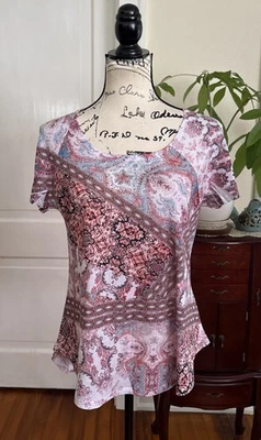 NWOT One World Women’s Size M Floral Rhinestud Short Sleeve Top Lightweight L - Imagem 1 de 4