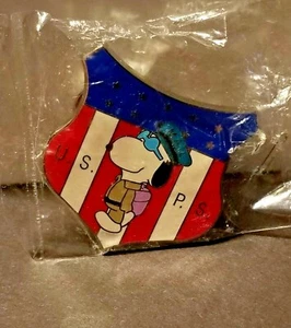 USPS SNOOPY PIN - MAIL - PEANUTS GOLDEN COLLECTION - NEW - Picture 1 of 5
