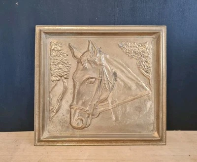 VINTAGE HORSE BRASS PORTRAIT WALL PLAQUE  - Image 1 of 4