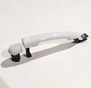 SMART EQ FORFOUR 2017-2022 EXTERIOR DOOR HANDLE REAR RIGHT WHITE 806073625R - Picture 1 of 11