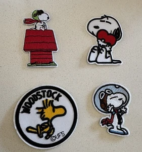 (Set Of 4) Peanuts Snoopy Embroidery Patches Iron on or Sew On - Picture 1 of 9