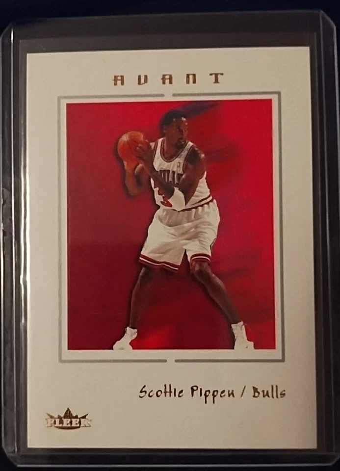 2003-04 Fleer Avant Basketball #36 Scottie Pippen - Image 1 of 2